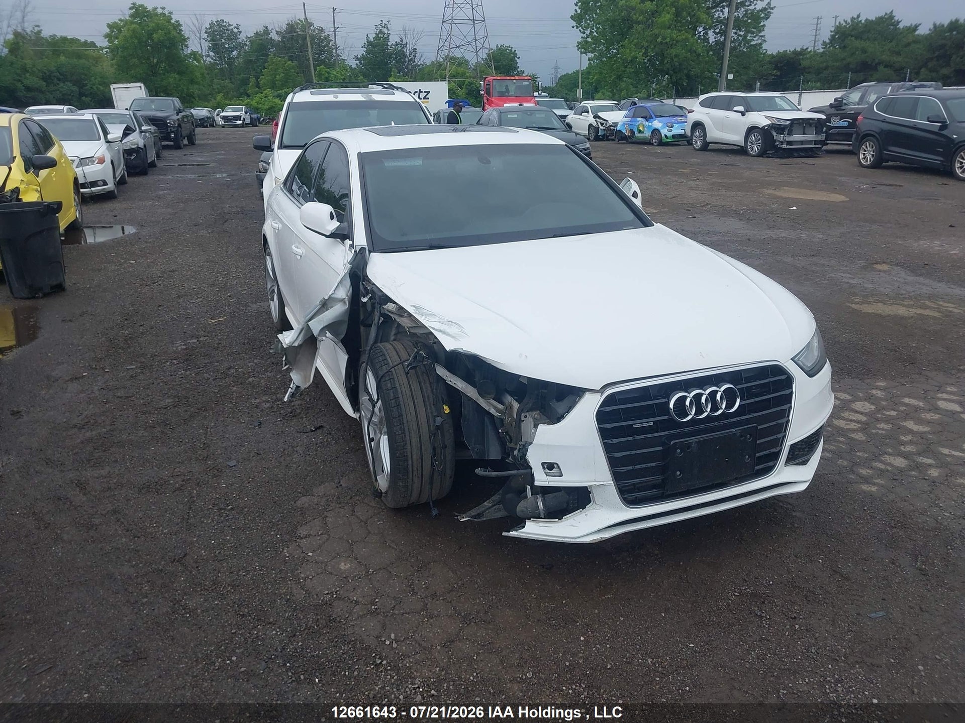 2015 AUDI A4 PRESTIGE — VIN WAUMFCFL2FN043685 — Front & Right Side damage — salvage auction photo — TrueBid 2015 AUDI A4 PRESTIGE — VIN WAUMFCFL2FN043685 — Front & Right Side damage — salvage auction photo — TrueBid